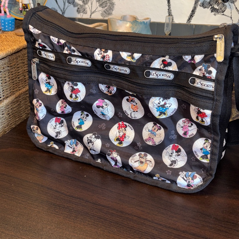 EUC LeSportsac Disney Minnie Mouse Deluxe Everyday Bag in the "Celebrate M - Picture 2 of 16